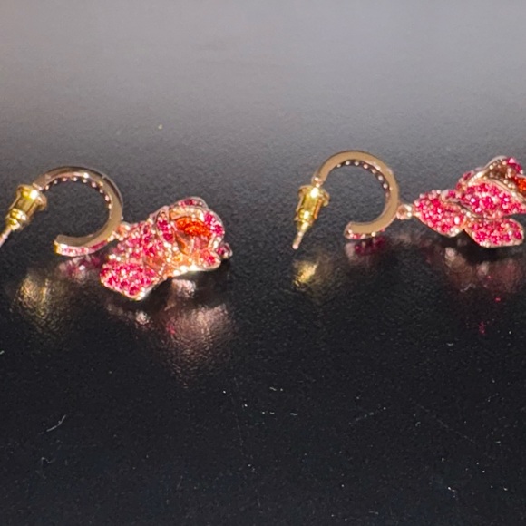 Kate Spade Scarlet Blooms Rose Huggies NWOT - Picture 7 of 14